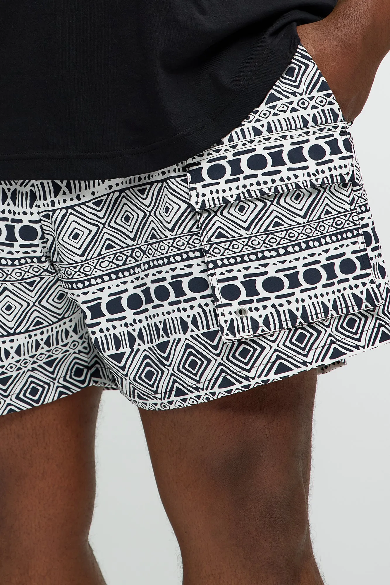 Attract Abstract Cargo Swim Mid Trunk - Black/White