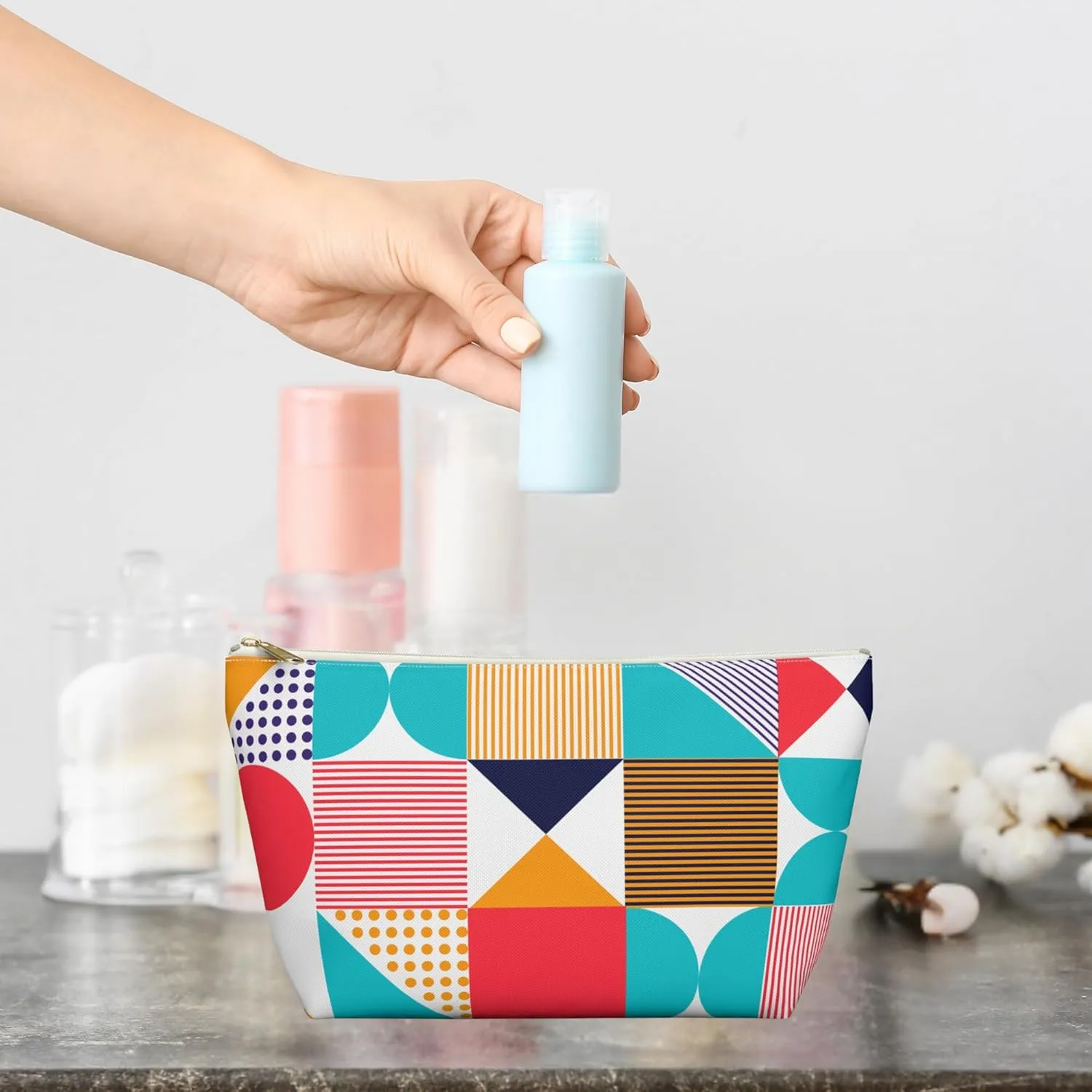 Black and White Checkered Accessory Pouch  Stylish Zippered Makeup Bag, Travel Cosmetic Bag, Pencil Case for Women & Men (Colorful, Large)