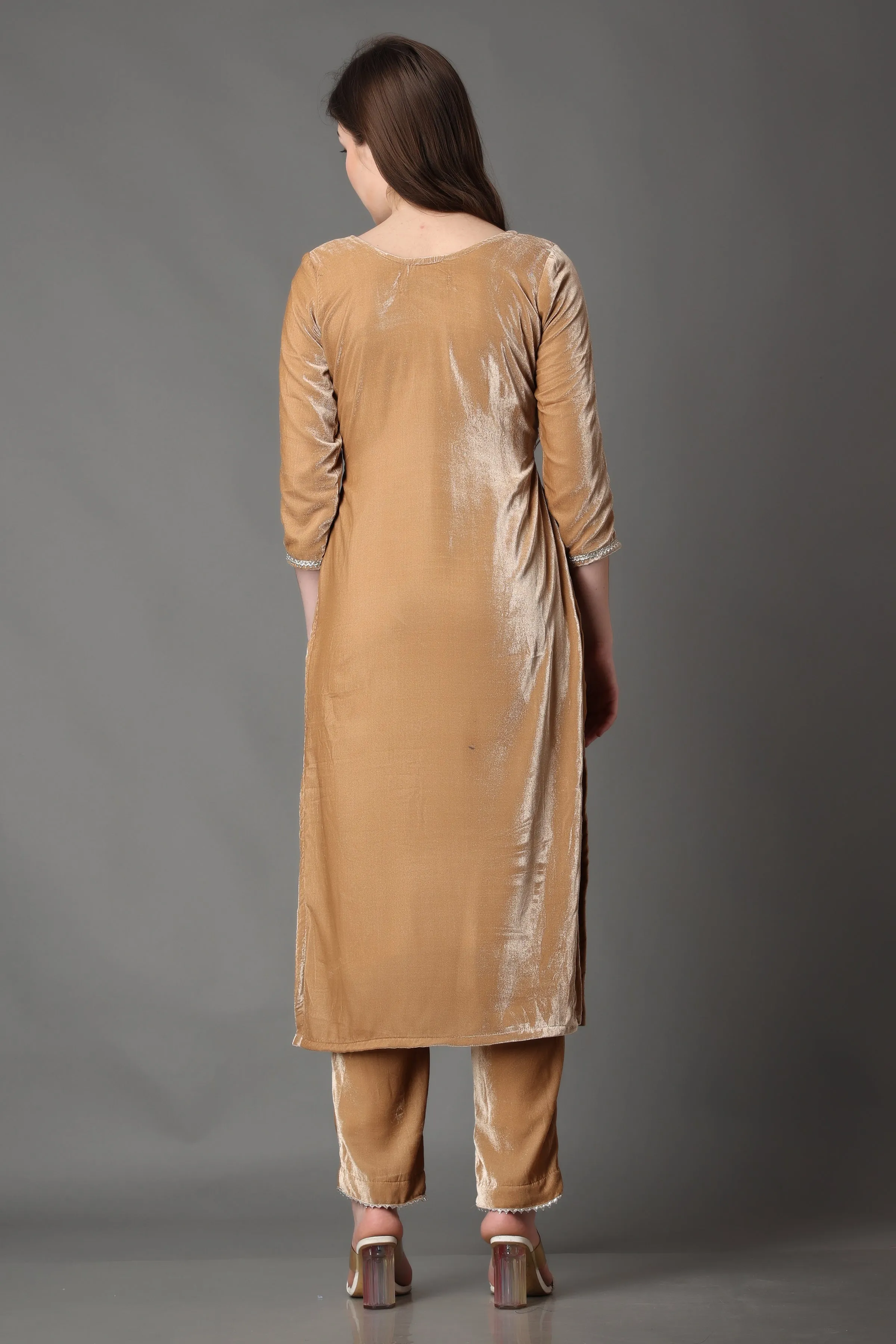 Gold Dunes Velvet Suit with Shawl