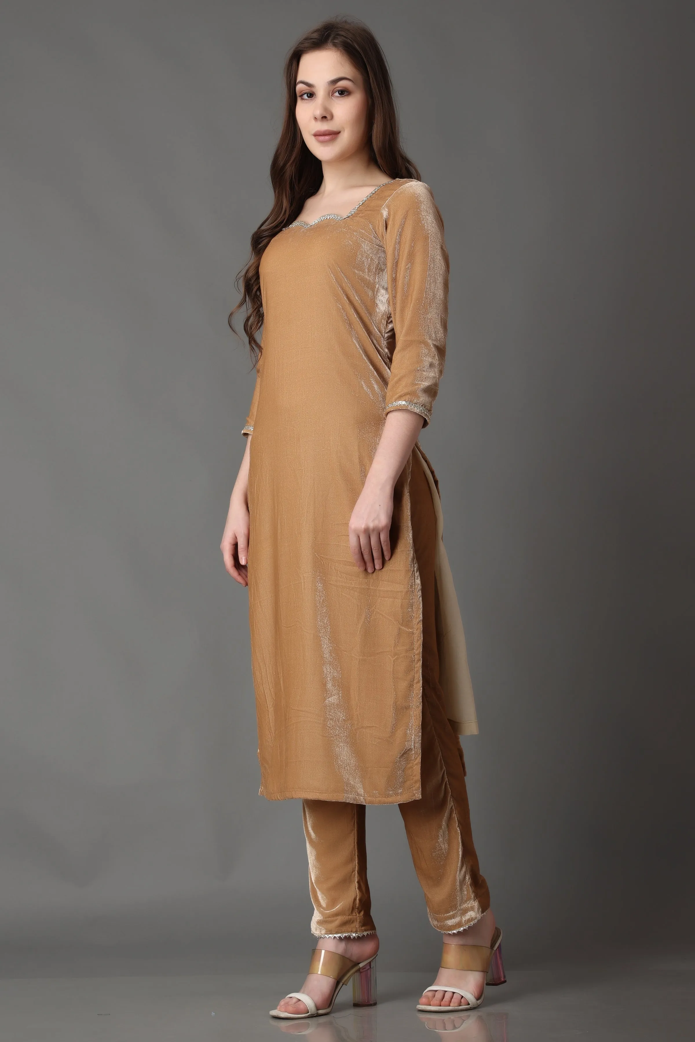 Gold Dunes Velvet Suit with Shawl