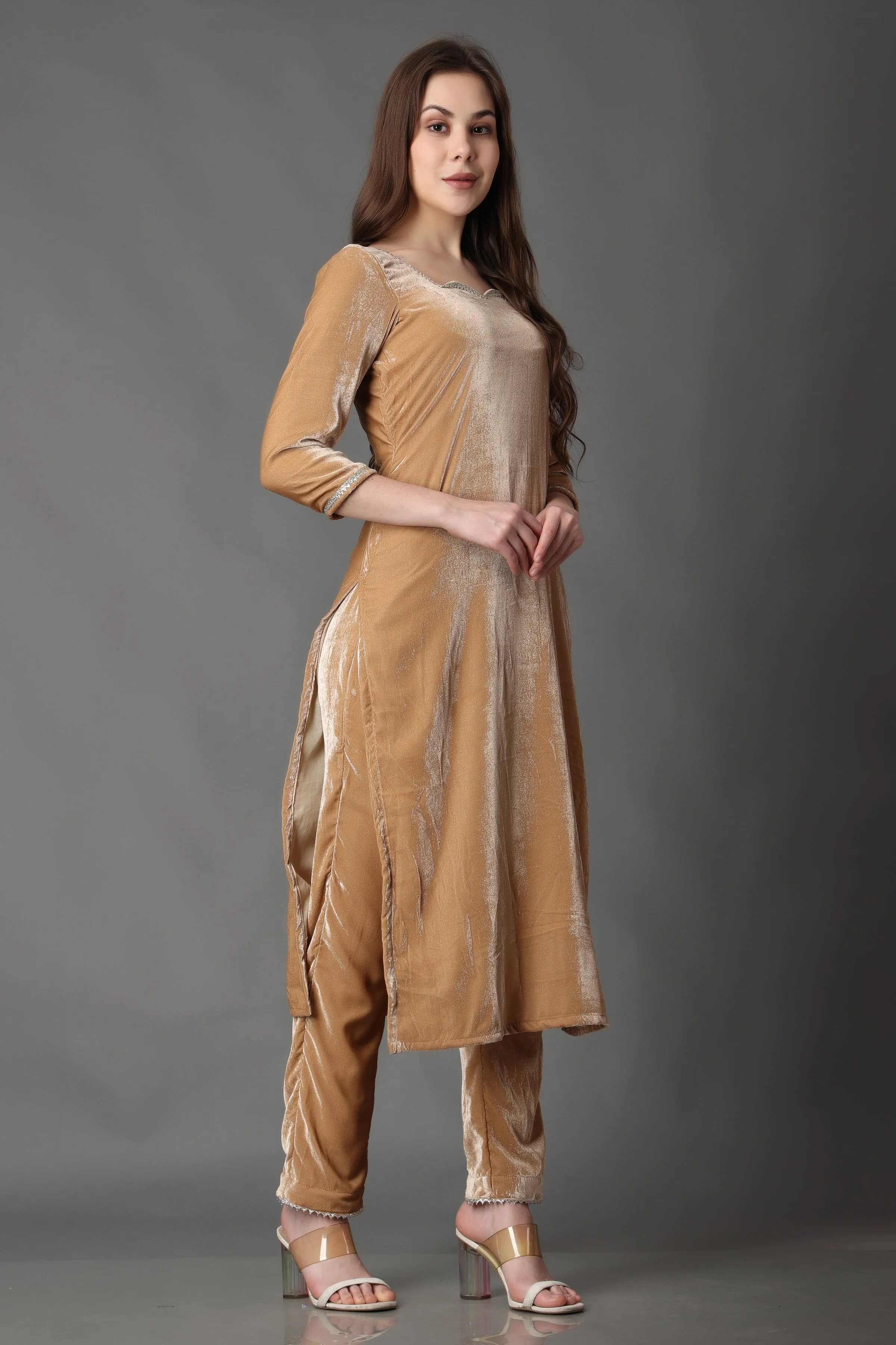 Gold Dunes Velvet Suit with Shawl
