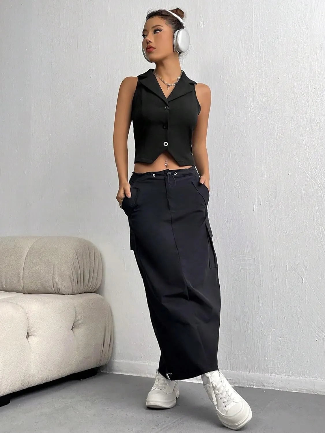 SweatyRocks Women's Solid Lapel Neck Button Front Crop Vest Jacket Waistcoat Sleeveless Blazer