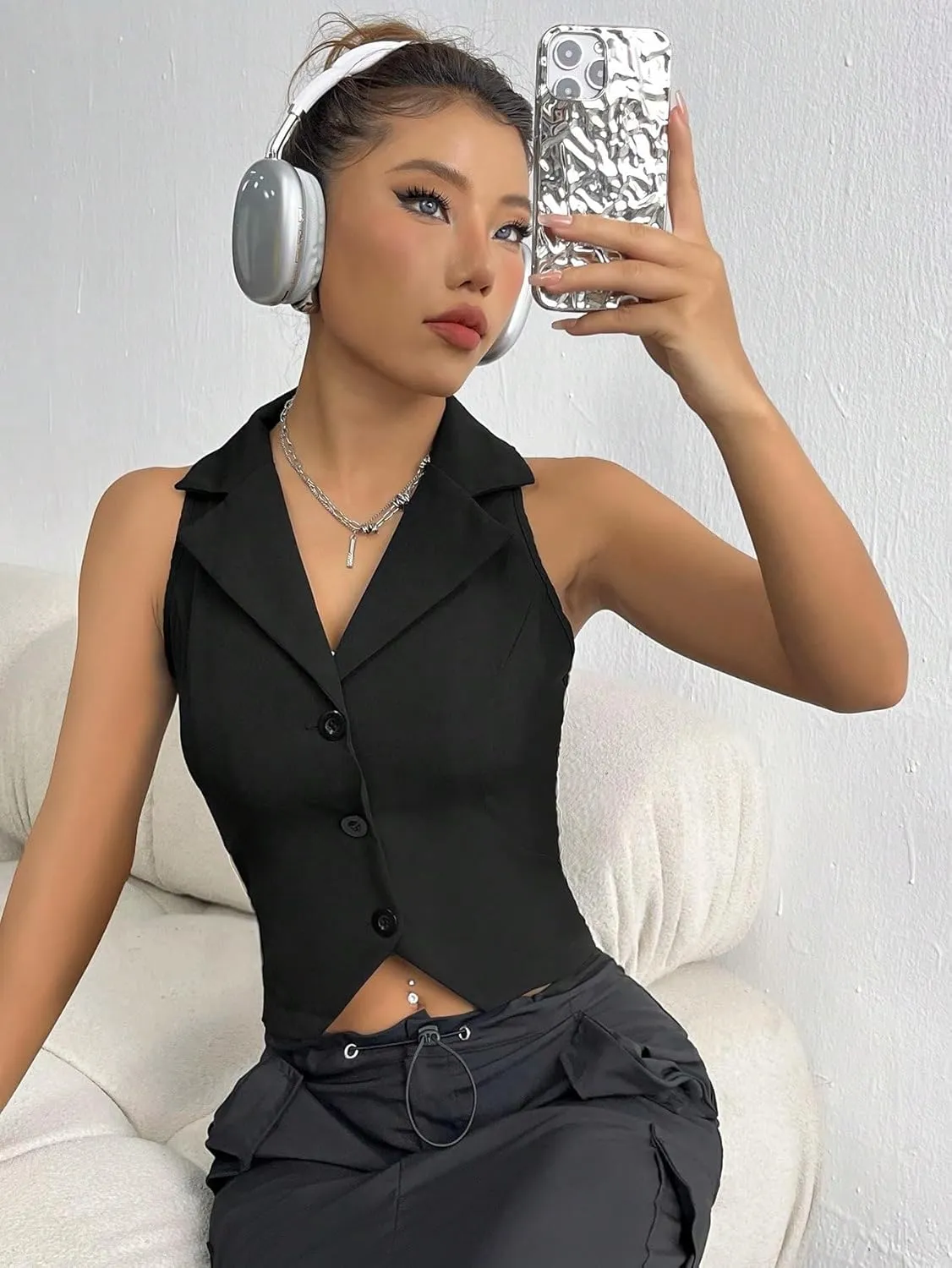 SweatyRocks Women's Solid Lapel Neck Button Front Crop Vest Jacket Waistcoat Sleeveless Blazer