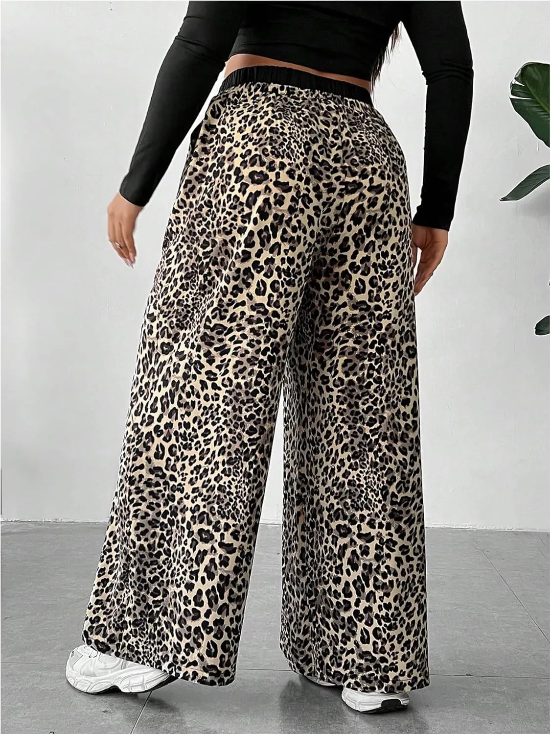 WDIRARA Women's Plus Size Leopard Print Pants Elastic High Waist Trousers with Pockets