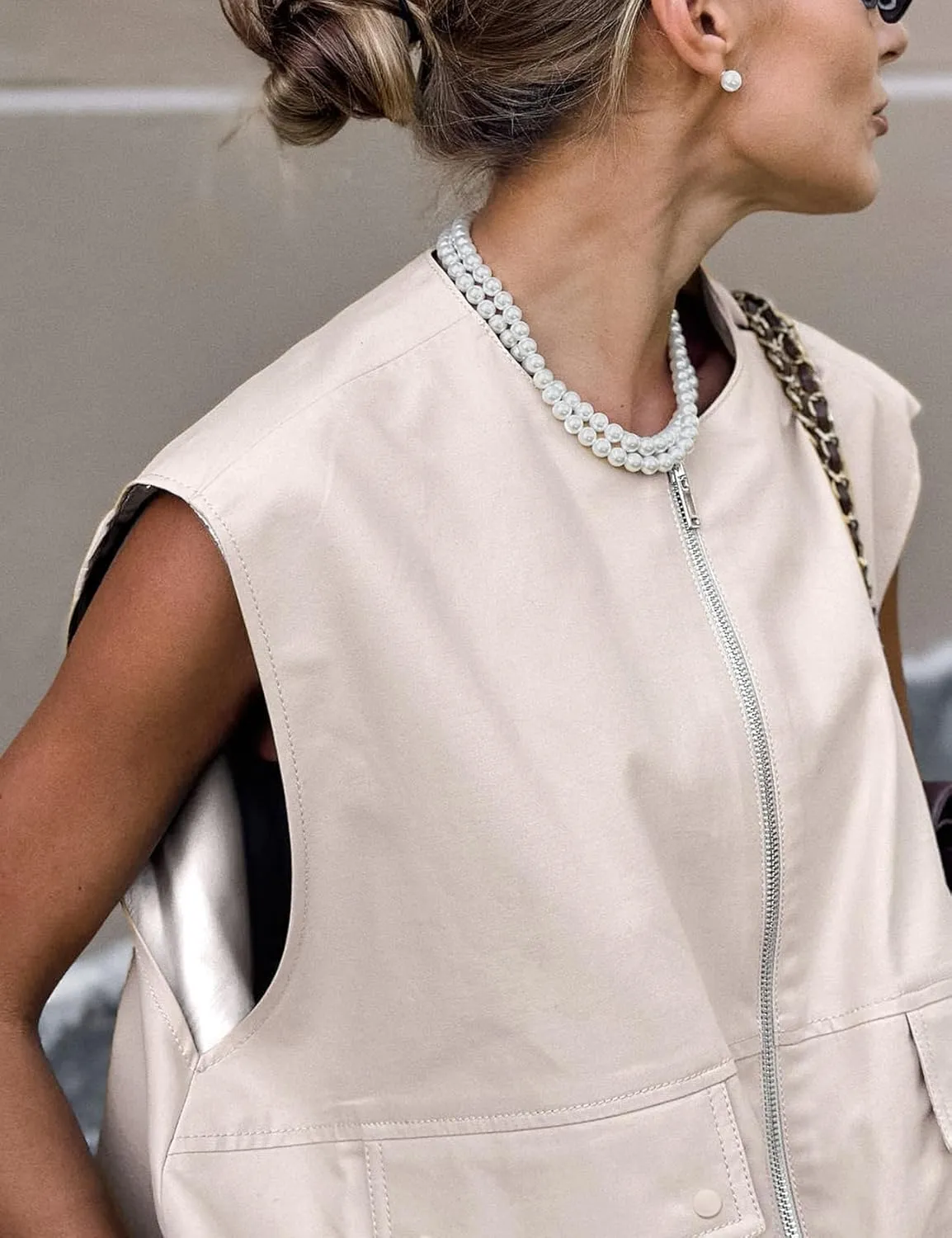 Women Cargo Vest Oversize Cropped Sleeveless Jacket Lightweight Ruffle Ruched Fashion Tops Summer Casual Zip Up Outfit