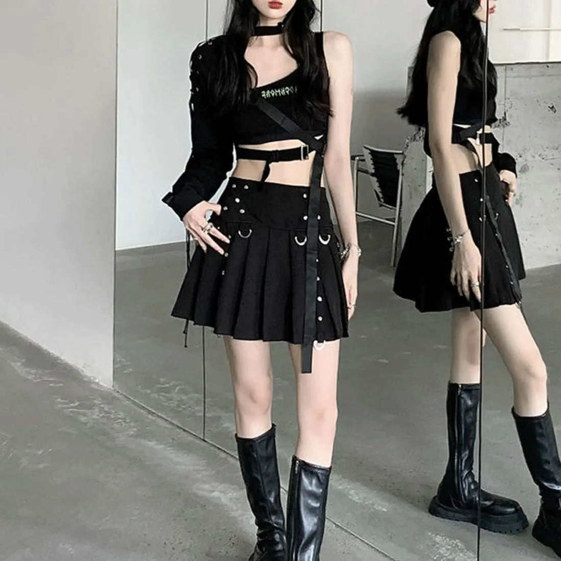 Y2K Gothic Kawaii Vintage Casual Style Zipper High Waisted Rivet Trim Ribbon Black Pleated Skirt for Women