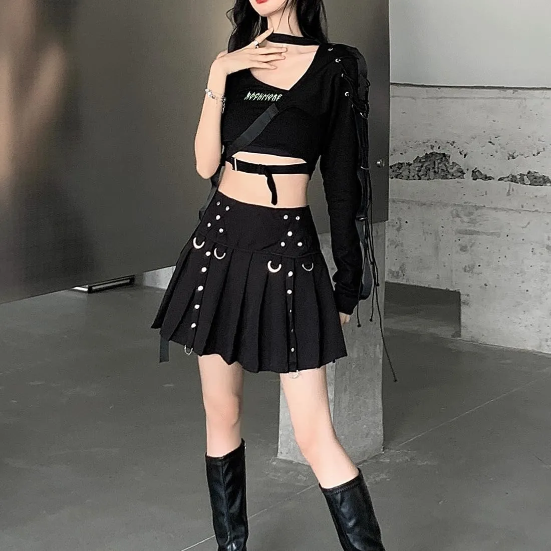 Y2K Gothic Kawaii Vintage Casual Style Zipper High Waisted Rivet Trim Ribbon Black Pleated Skirt for Women